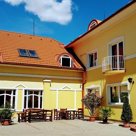 Hotel Sormester Szarvas Buitenkant foto