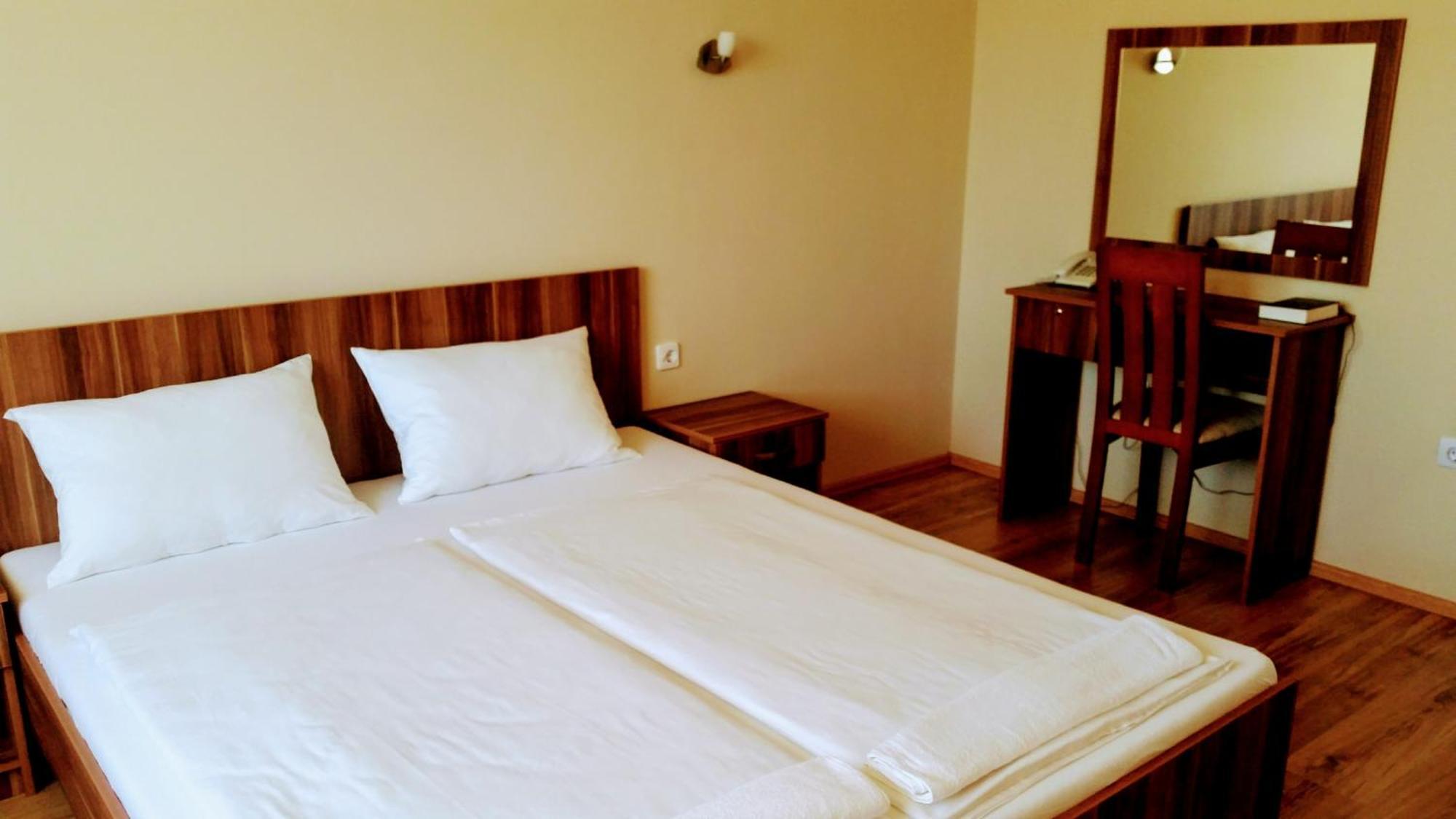 Hotel Sormester Szarvas Buitenkant foto