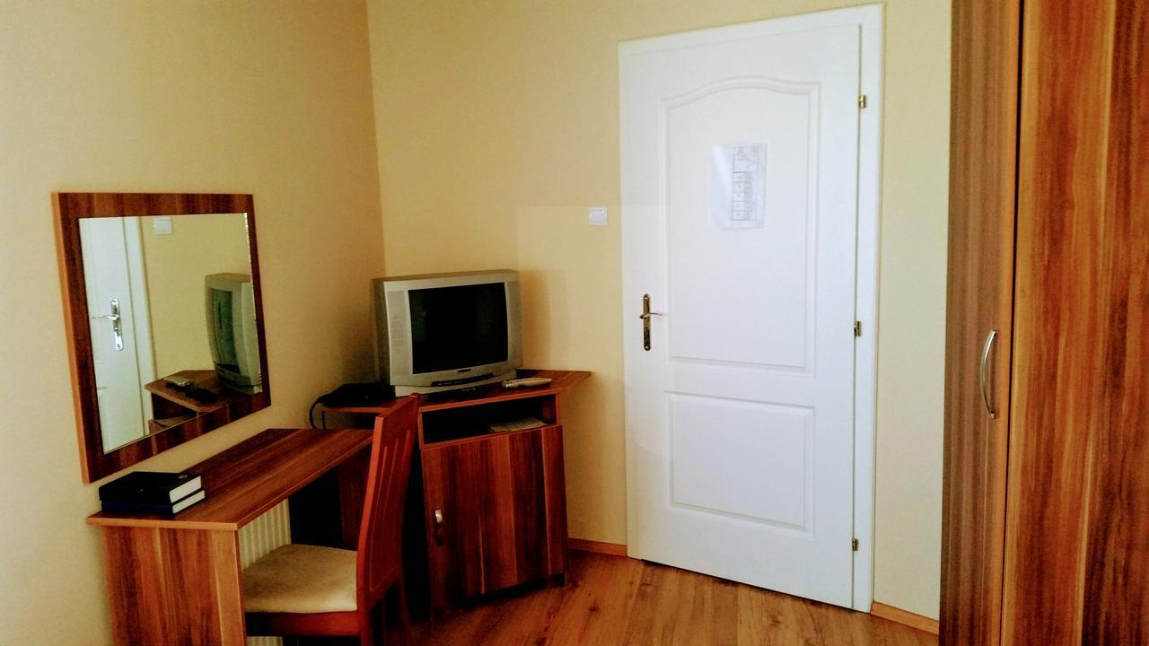 Hotel Sormester Szarvas Buitenkant foto